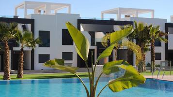 Apartment | Pool | Outdoor pool