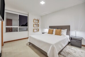 3 quartos, ferros/tábuas de passar roupa, Wi-Fi, roupa de cama