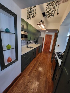 Microwave, oven, stovetop, dishwasher