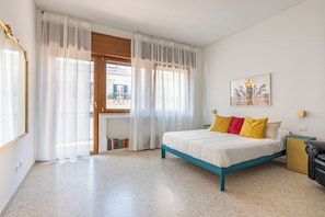 Comfort Apartment, 1 Double Bed with Sofa bed, Balcony, City View | Iron/ironing board, free WiFi