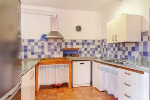 Casa, 3 dormitoris, bany privat, vistes a la muntanya | Cuina compartida