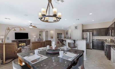 Queen Creek Oasis: Private Pool & Family Fun, Near Major Shopping Centers!