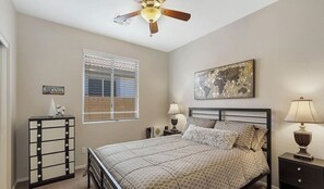 3 bedrooms, desk, iron/ironing board, free WiFi