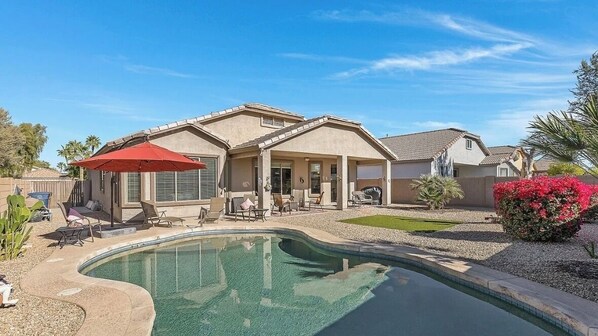 Outdoor pool, a heated pool