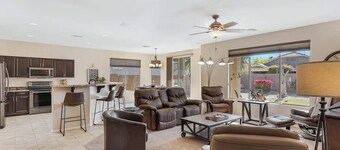 Queen Creek Oasis: Private Pool & Family Fun, Near Major Shopping Centers!