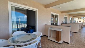 Apartamento básico | Opções para refeição ao ar livre