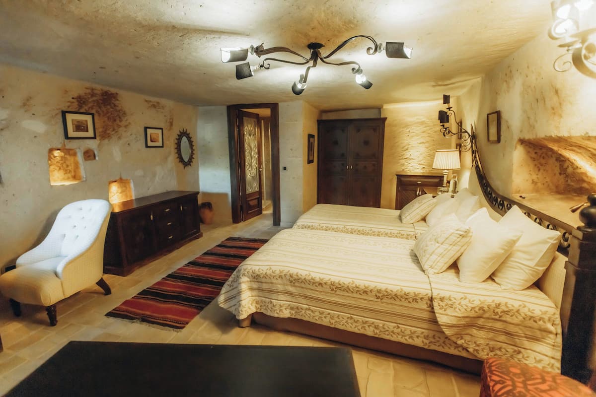 Deluxe Double or Twin Room | Minibar, free WiFi, bed sheets