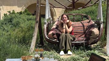 Free daily cooked-to-order breakfast