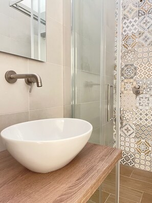 Family Quadruple Room | Bathroom