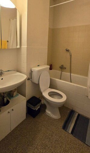 Håndklær og toalettpapir