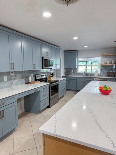 Spacious 5-bedroom Lakefront Family Retreat -Lake Placid