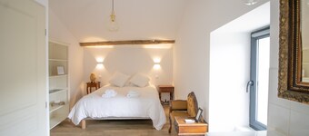 Room 'Ghjinestra' with Wi-Fi and Air Conditioning