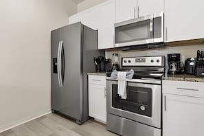 Microwave, oven, dishwasher, coffee/tea maker