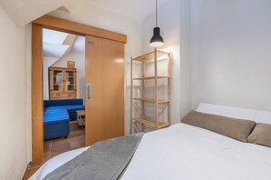 1 bedroom, bed sheets - 1-Bedroom Apartment in the Artyffal Building (Sierra Nevada)