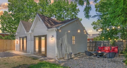 2 Hot Tubs/Private Bar/ Pickleball & Basketball Ct/2Kitchens/5 Full Bathrooms