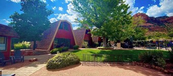 Charming Chalet with Kitchen and Scenic Views.