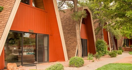 Chalet near Trails and Sedona's iconic Red Rocks