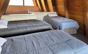 1 bedroom, iron/ironing board, travel cot, free WiFi