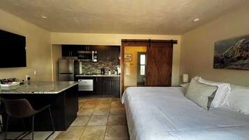 Iron/ironing board, free WiFi, bed sheets