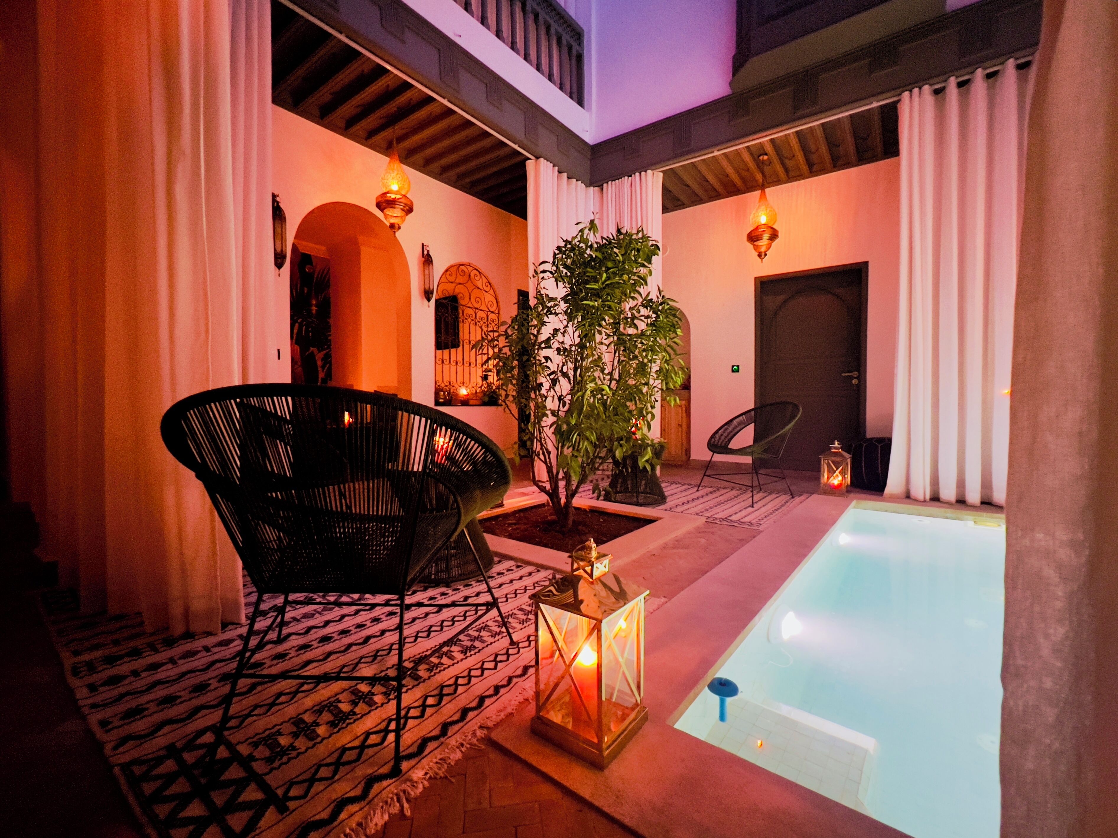 ลานระเบียง/นอกชาน