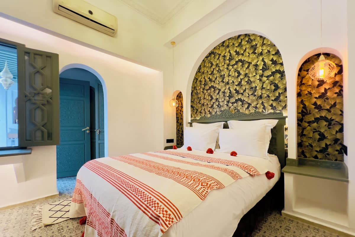 Literie de qualité supérieure, surmatelas, minibar