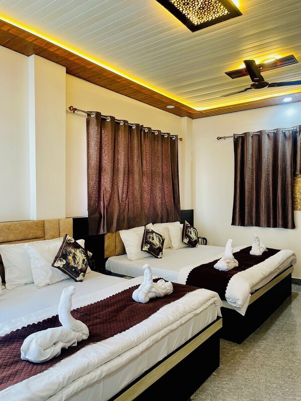 Family Quadruple Room, Balcony, City View