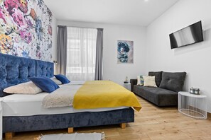 In-room safe, iron/ironing board, travel cot, free WiFi