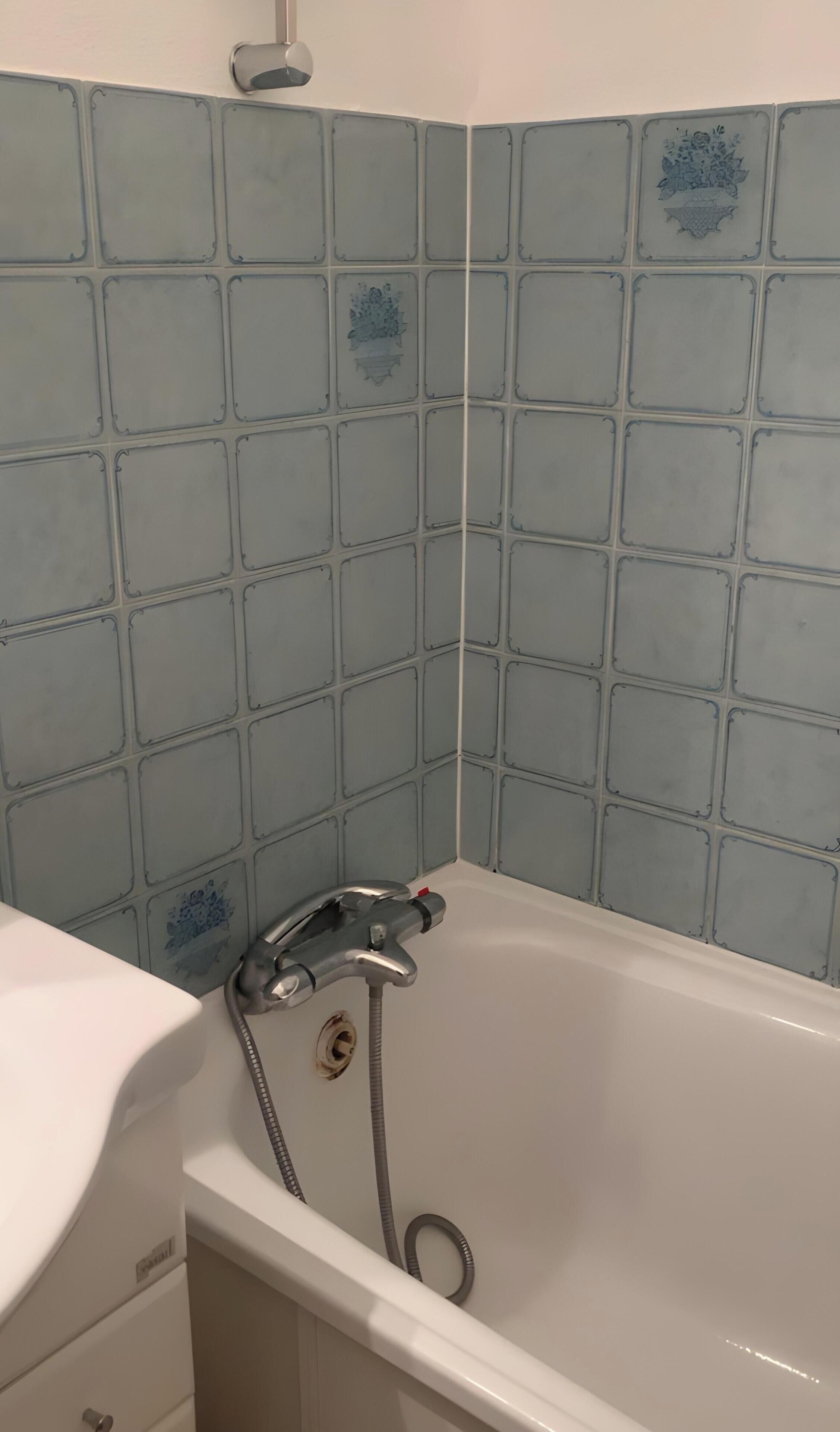 Douche, sèche-cheveux