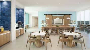Free daily continental breakfast