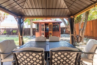 Spacious 4BR/3BA Retreat w/ Jacuzzi, Backyard Oasis