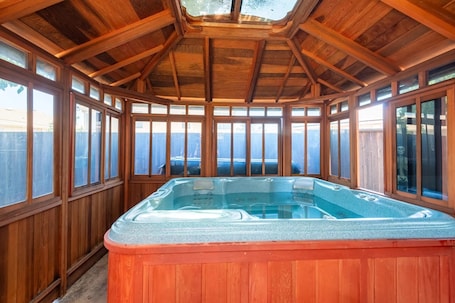 Interior. Spacious 4BR/3BA Retreat w/ Jacuzzi, Backyard Oasis