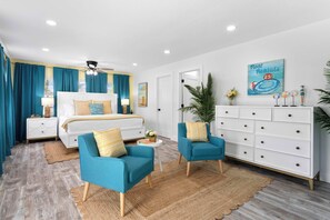 5 habitaciones, escritorio y tabla de planchar con plancha
