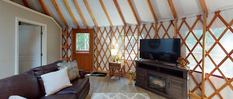 Fernseher, Kamin