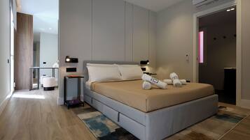 1 Schlafzimmer, Zimmersafe, Schreibtisch, Bügeleisen/Bügelbrett