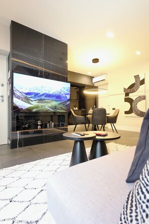 TV connectée, livres, chaßne hi-fi
