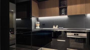 Réfrigérateur, four, plaque de cuisson, lave-vaisselle