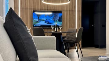 TV connectée, livres, chaßne hi-fi