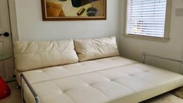 7 habitaciones, tabla de planchar con plancha y cuna de viaje