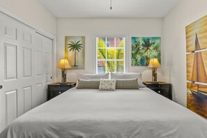 7 habitaciones, tabla de planchar con plancha y cuna de viaje 