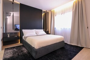 2 bedrooms, in-room safe, desk, iron/ironing board