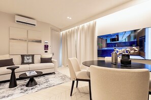 Smart TV, books, stereo