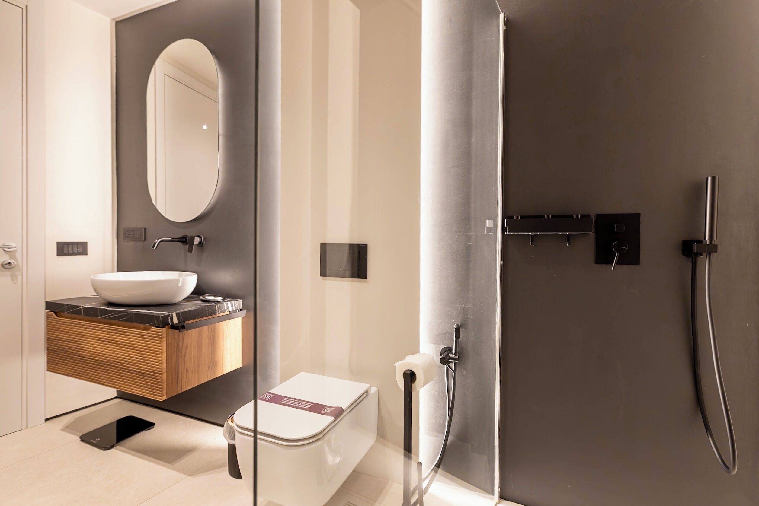 Dusche, Haartrockner, Bidet, Handtücher