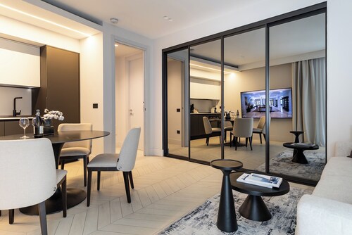 AZULIS Tigellio Suite, Old Town Olbia, King Bed, Quiet, Fast WiFi