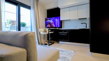 TV connectée, livres, chaßne hi-fi