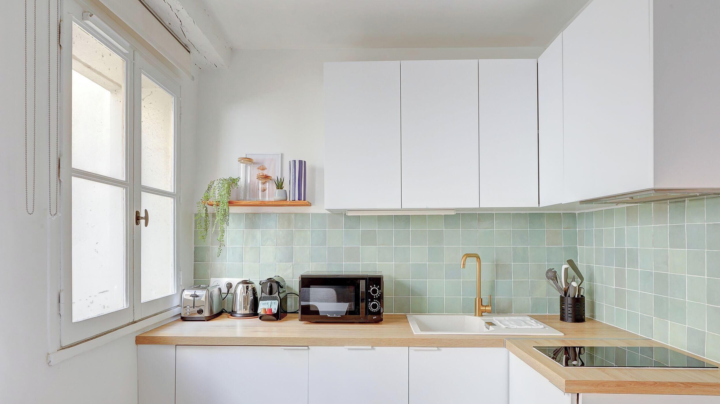 Fridge, microwave, stovetop, coffee/tea maker