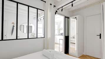 1 bedroom, iron/ironing board, travel crib, WiFi