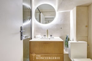 Shower, towels