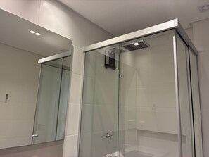 Basic Apartment | Bathroom - Relaxing and Complete Stay in a Building With Pool VPD (Florianópolis)