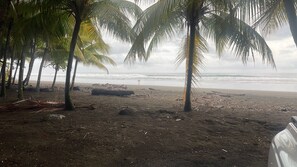 Una spiaggia nelle vicinanze
