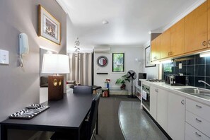 Fridge, microwave, oven, coffee/tea maker